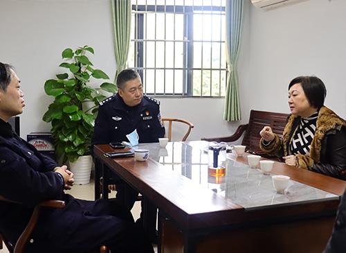 加强党建共建，亲昵警企关系